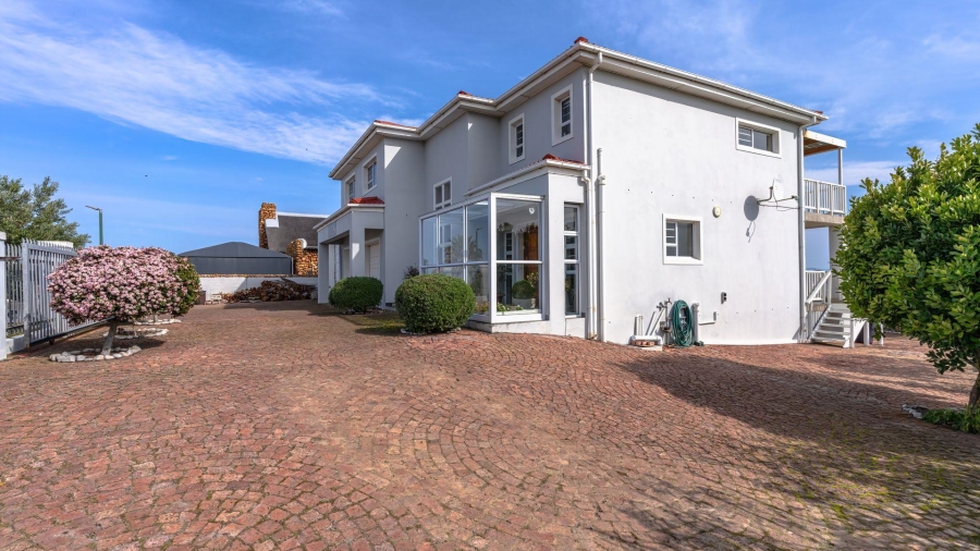 3 Bedroom Property for Sale in Perlemoenbaai Western Cape